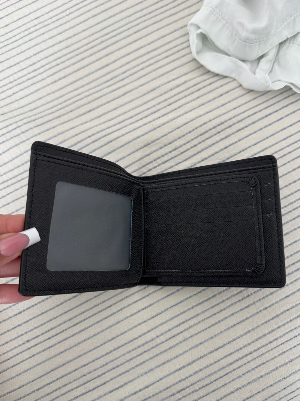 Graphite Damier Men’s Wallet - Picture 2 of 4